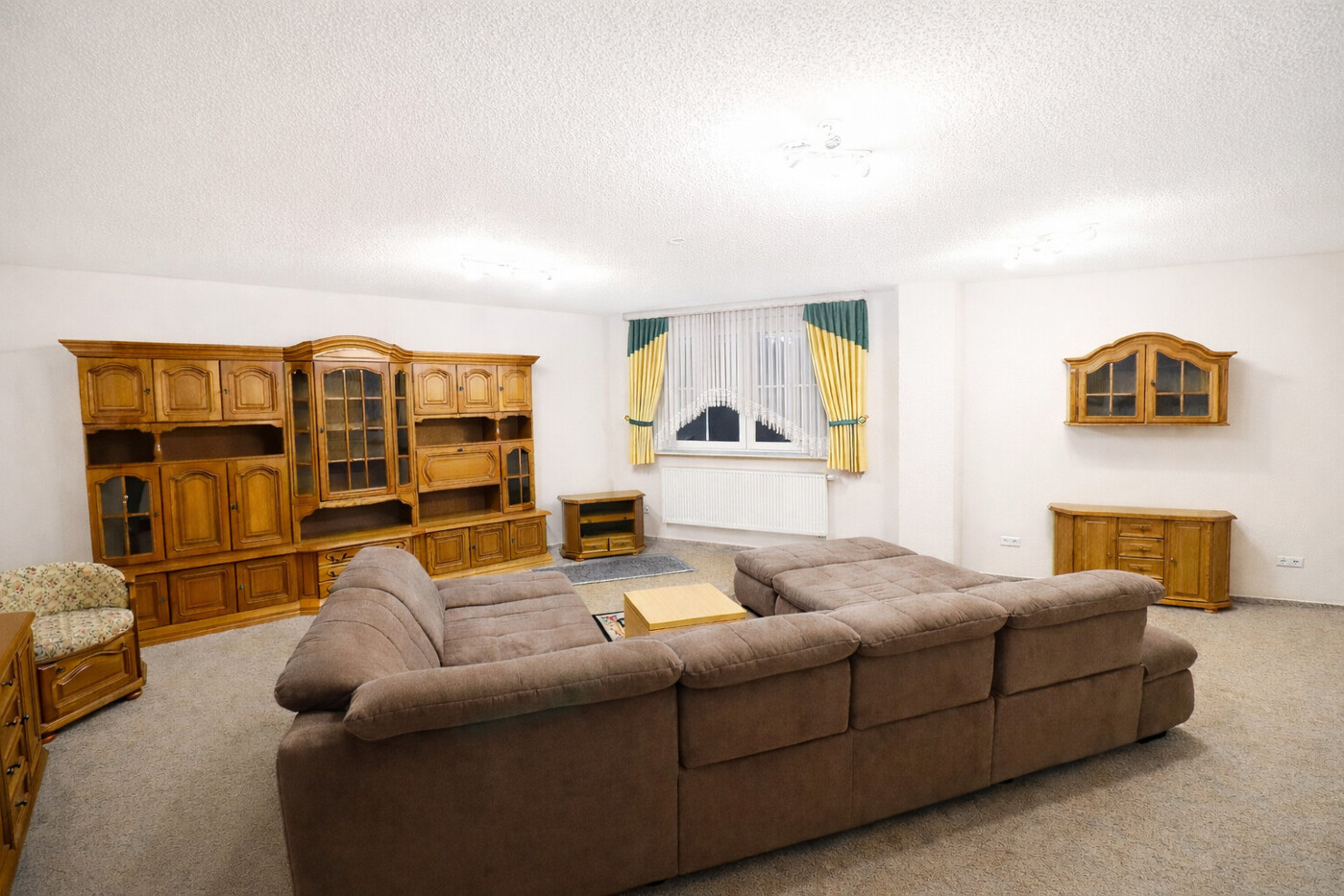 Helles, sehr großzügiges Wohnzimmer