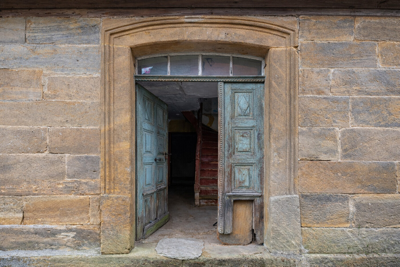 Eingang in den historischen Altbau