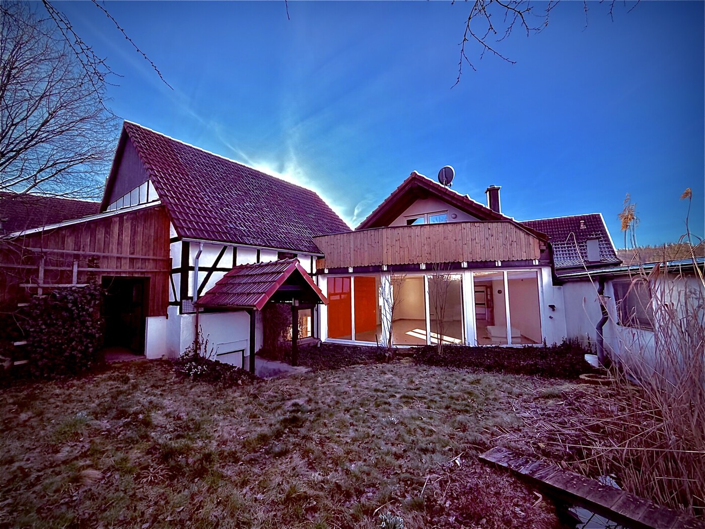 Das Haus von der Gartenseite aus betrachtet