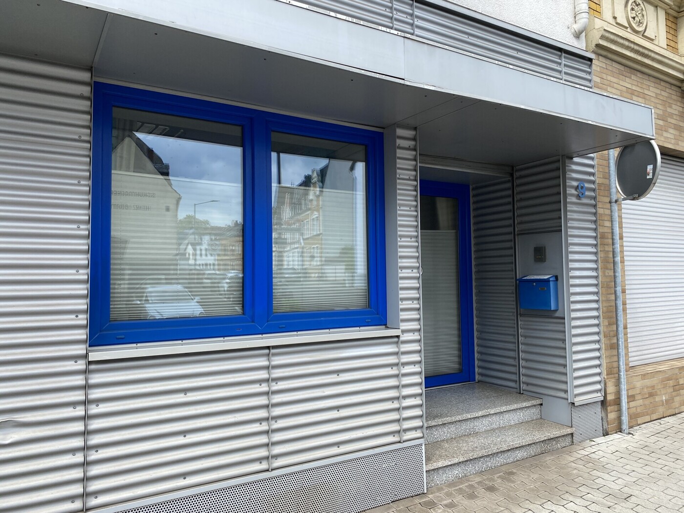 Eingang Dierdorferstr.