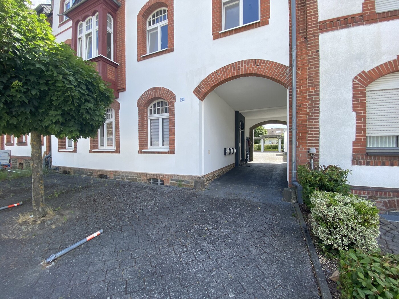 Hofzufahrt-Hauseingang