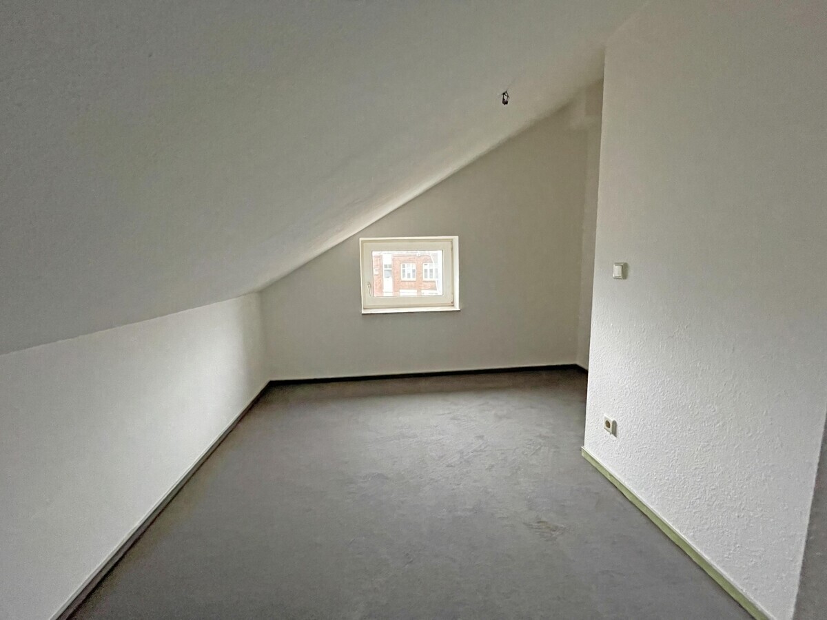 Etwas besonderes! 2,5-Zimmer-Wohnung über drei Ebenen in Hamburg-Schnelsen - Photo 2