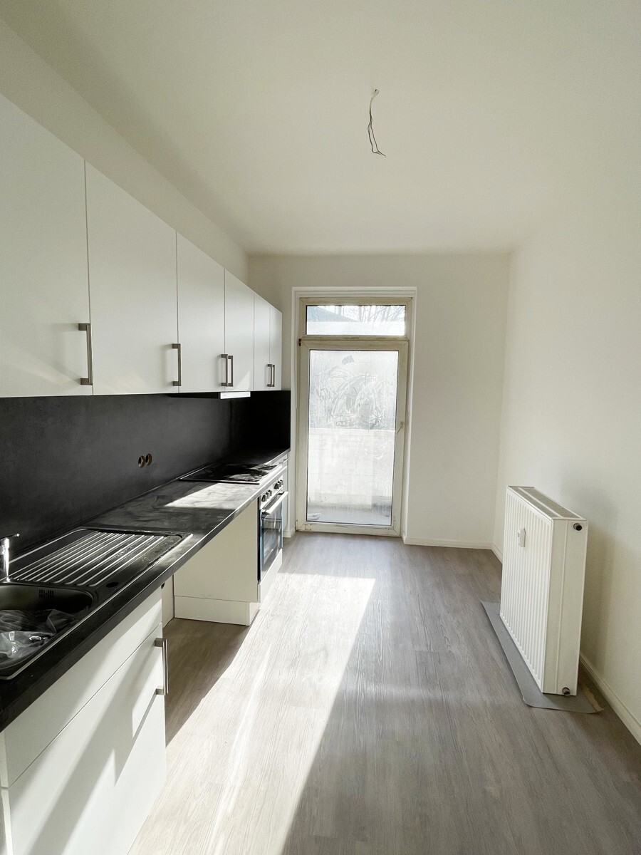 Küche mit Balkon