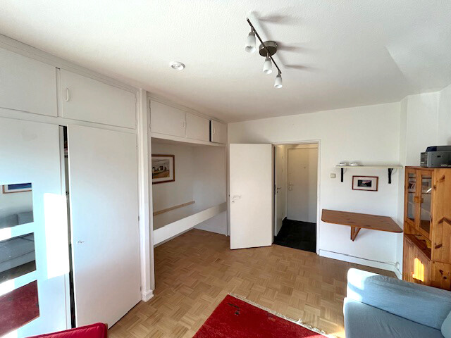 Wohnraum, Blick Flur 