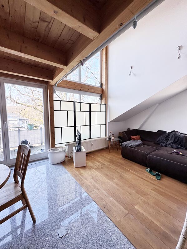 2 Zimmer Altbau-Dachgeschosswohnung über 2 Ebenen im Herzen von Reinbek - Photo 3