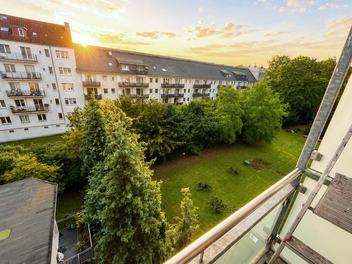 Blick vom Balkon - KI bearbeitet