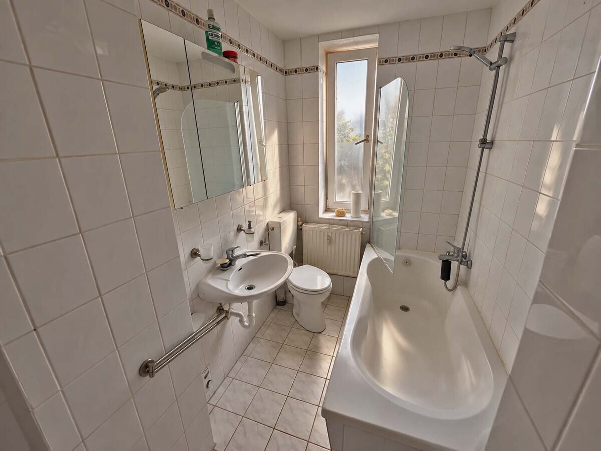 Badezimmer - KI aufgeräumt