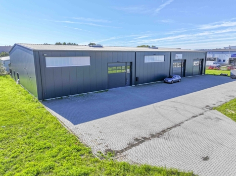 Große, moderne Gewerbehalle mit Büroräumen im Industriegebiet von 21943 Elmenhorst/ Lanken