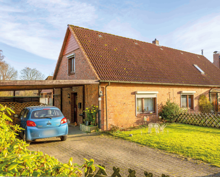 Gemütliche, vermietete Doppelhaushälfte mit Carport 
in 22952 Lütjensee