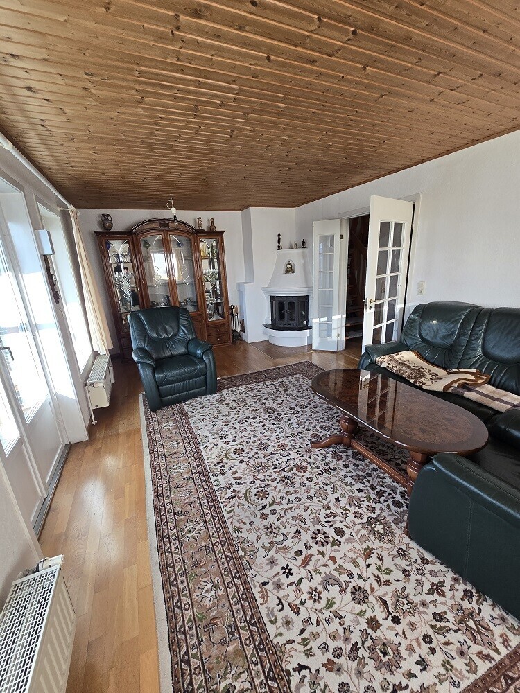 Wohnzimmer mit Kamin