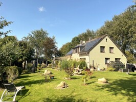 gr. Einfamilienhaus direkt unter`m Deich