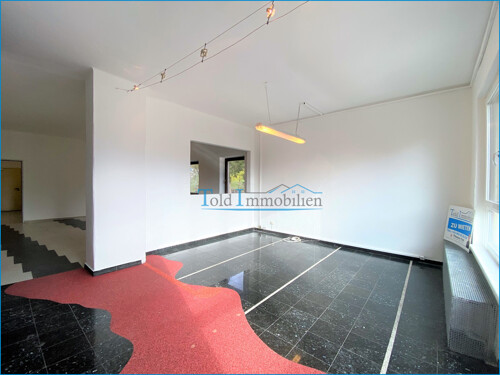 großzügige Flächen, direket an der Bundesstraße