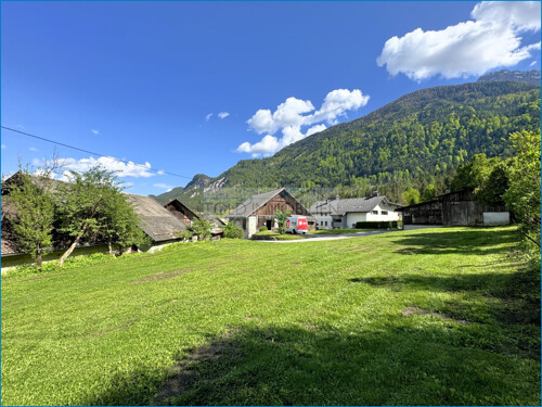 über 2.000 m² Grund