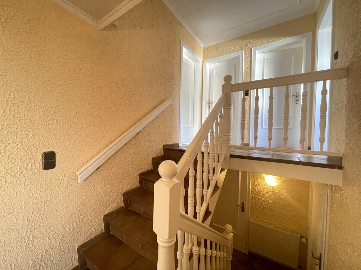 Zugang Ober- Souterrainbereich