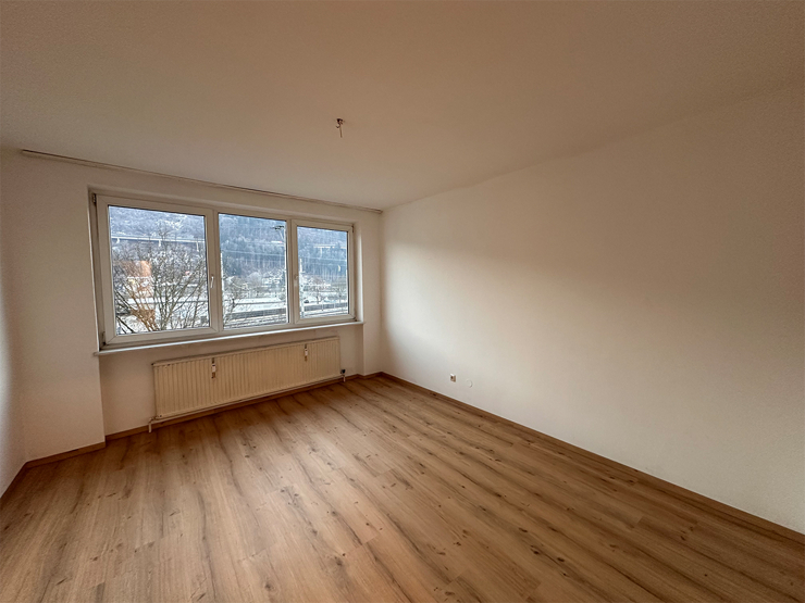 topspeed-immobilien-Wohnzimmer-Salzburg-Bischofshofen-54,70m²_Wohnung_in_zentraler_Lage_mit_2_Schlafzimmern_in_Bischofshofen_zu_vermieten!
