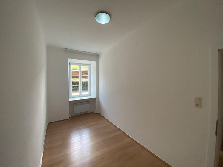 topspeed-immobilien-Schlafzimmer 2-Salzburg-Radstadt-72,53m²_Erdgeschoß-Mietwohnung_mit_2_Schlafzimmern_und_Carport