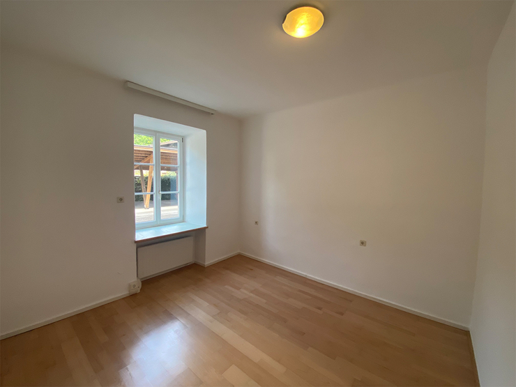 topspeed-immobilien-Schlafzimmer-Salzburg-Radstadt-72,53m²_Erdgeschoß-Mietwohnung_mit_2_Schlafzimmern_und_Carport