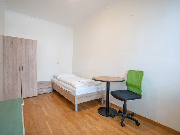 topspeed-immobilien--Steiermark-8970_Schladming-Wohnung_mit_Potenzial_–_98_m²_mit_drei_Schlafzimmern_und_zwei_Balkonen_in_Schladming