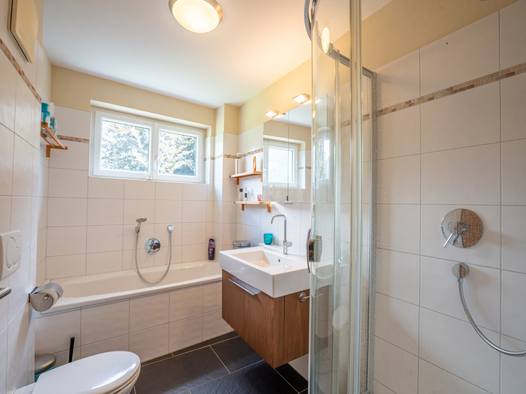 topspeed-immobilien-Badezimmer-Salzburg-Altenmarkt_im_Pongau-Großzügige_107m²_Wohnung_in_zentraler_Lage_mit_3_Schlafzimmern