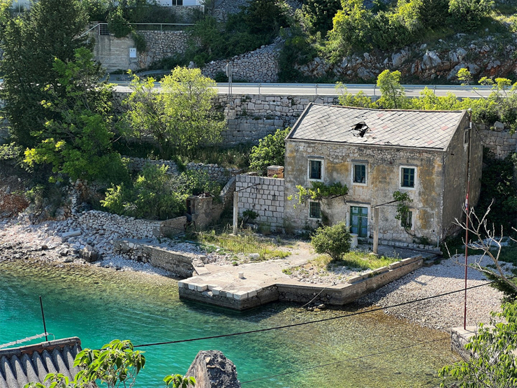topspeed-immobilien---Tribanj-PRIVATER_MEERZUGANG_UND_BOOTSANLEGER!_Einzigartiges_Anwesen_in_Tribanj,_Bucht_von_Lisarica,_Kroatien