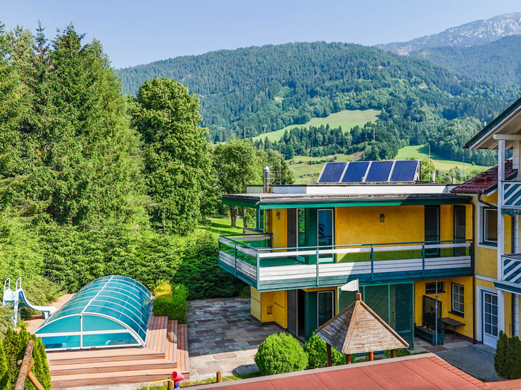 topspeed-immobilien-R_Betzel-7-Steiermark-Aich-Wohnen_über_2_Etagen_mit_Pool_&_Garten,_2_Carport_mitten_im_Schigebiet_Schladming_-_Dachstein