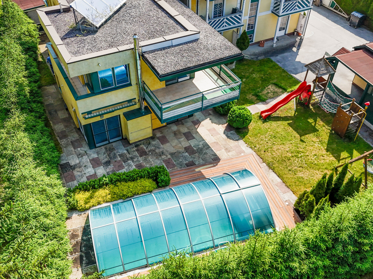 topspeed-immobilien-R_Betzel-12-Steiermark-Aich-Wohnen_über_2_Etagen_mit_Pool_&_Garten,_2_Carport_mitten_im_Schigebiet_Schladming_-_Dachstein