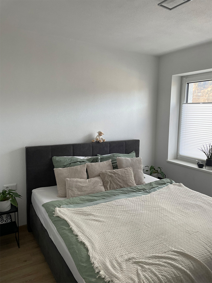 topspeed-immobilien-Schlafzimmer-Steiermark-Michaelerberg-50m²_3-Zimmerwohnung_mit_Südterrasse_in_Moosheim_bei_Gröbming