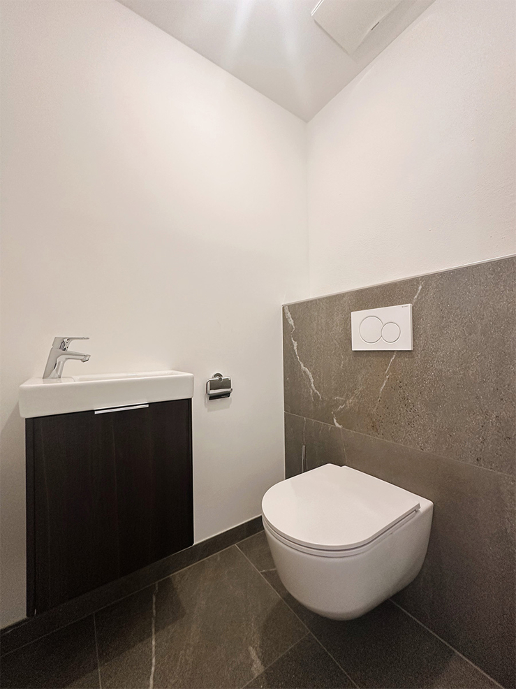 topspeed-immobilien-WC-Salzburg-Altenmarkt_im_Pongau-Moderne_Eigentumswohnung_mit_Südbalkon,_2_Schlafzimmern_und_2_PKW-Stellplätzen_in_zentraler_Lage