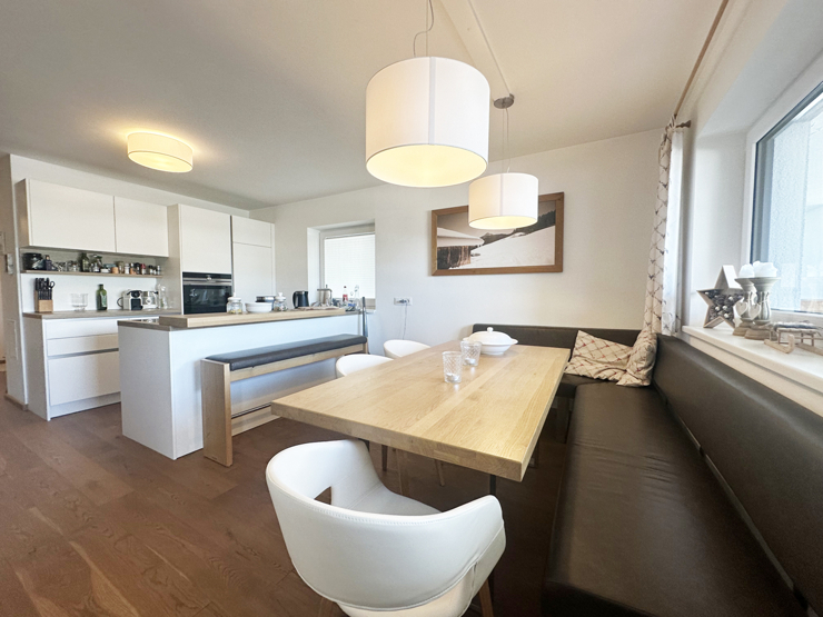 topspeed-immobilien-Küche - Essbereich - B1-Salzburg-Altenmarkt_im_Pongau-Naturnah_&_zentral:_Stilvolle_4-Zimmer_Erdgeschosswohnung_mit_großer_Terrasse_in_Ski_amadé-Nähe
