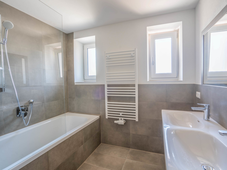 topspeed-immobilien-Bad 2-Salzburg-Filzmoos-Skiliftnähe_&_Weitblick:_87 m²_Dachgeschosswohnung_mit_3_Schlafzimmern_und_großzügigem_Balkon