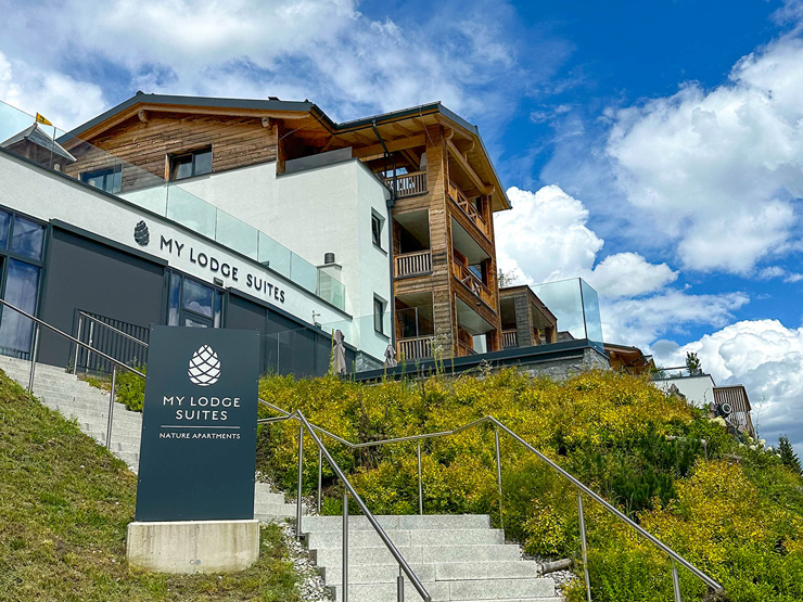 topspeed-immobilien-Eingang-Steiermark-Schladming-MyLodge_-Top-Investment:_Stilvolles_3-Zimmer-Apartment_mit_Privater_Sauna_&_Blick_auf_die_Planai