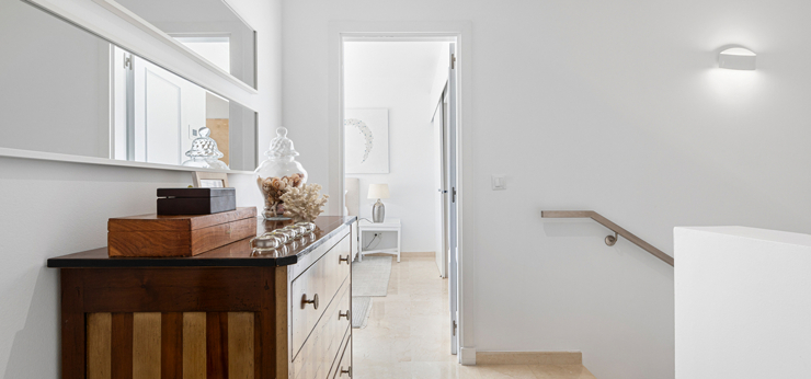 topspeed-immobilien---Marbella_/_Nueva_Andalucía-Leben_im_Paradies_-_Großzügiges_Duplex_Penthouse_auf_2_Etagen_in_Marbella/Spanien_mit_Meerblick