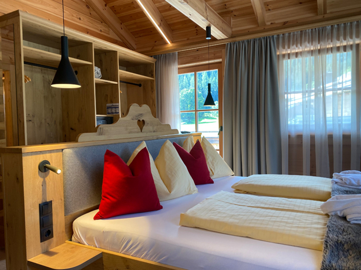 topspeed-immobilien-Schlafzimmer-Salzburg-Filzmoos-Chalet_in_Filzmoos_SKI_IN/SKI_OUT-_Investment_mit_touristischer_Vermietung_und_TOP_Rendite