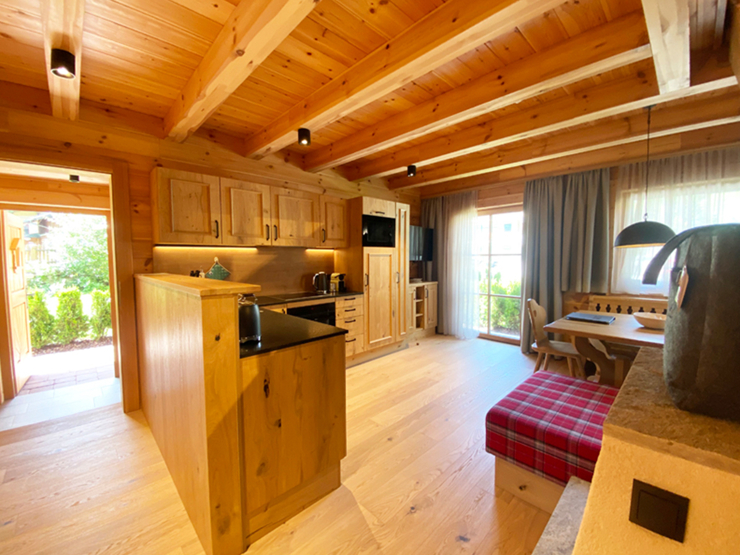 topspeed-immobilien-Wohnküche-Salzburg-Filzmoos-Chalet_in_Filzmoos_SKI_IN/SKI_OUT-_Investment_mit_touristischer_Vermietung_und_TOP_Rendite