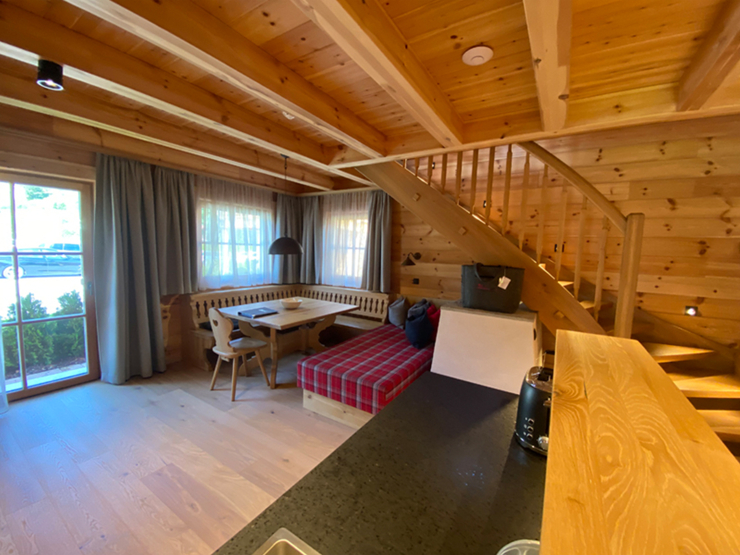 topspeed-immobilien-Wohnküche-Salzburg-Filzmoos-Chalet_in_Filzmoos_SKI_IN/SKI_OUT-_Investment_mit_touristischer_Vermietung_und_TOP_Rendite