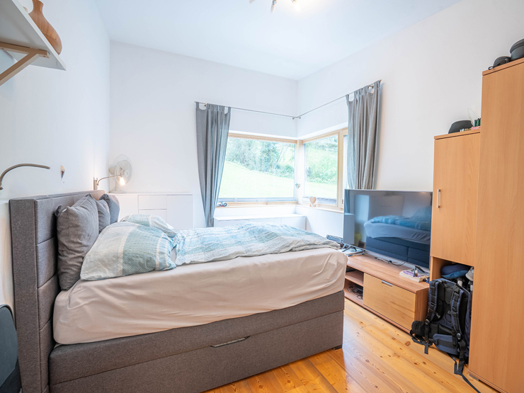 topspeed-immobilien-Schlafzimmer-Salzburg-Forstau-Alpenresidenz_mit_beheiztem_Pool_&_Dachsteinblick–Traumlage_zwischen_Reiteralm_&_Fageralm_Ski_amadé