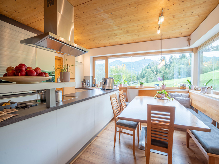 topspeed-immobilien-Wohnküche-Salzburg-Forstau-Alpenresidenz_mit_beheiztem_Pool_&_Dachsteinblick–Traumlage_zwischen_Reiteralm_&_Fageralm_Ski_amadé