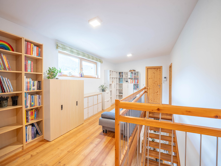 topspeed-immobilien-Stiegenhaus-Salzburg-Forstau-Alpenresidenz_mit_beheiztem_Pool_&_Dachsteinblick–Traumlage_zwischen_Reiteralm_&_Fageralm_Ski_amadé