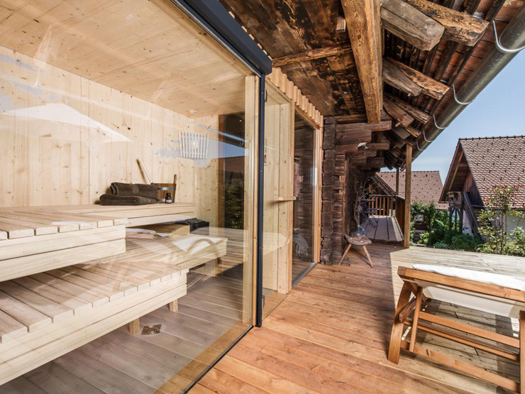 topspeed-immobilien-Sauna Eingang-Steiermark-St._Stefan_ob_Stainz-"Pures_sein"_-_300_Jahre_altes,_revitalisiertes_Weinstöckl_in_St._Stefan_ob_Stainz