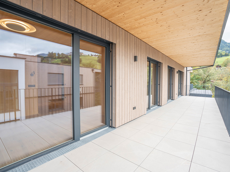 topspeed-immobilien-Balkon-Steiermark-Schladming-Luxus-Penthouse_in_Schladming:_136_m²_Wohnfläche_&_105_m²_Süd_Terrasse_nahe_der_Planai_West