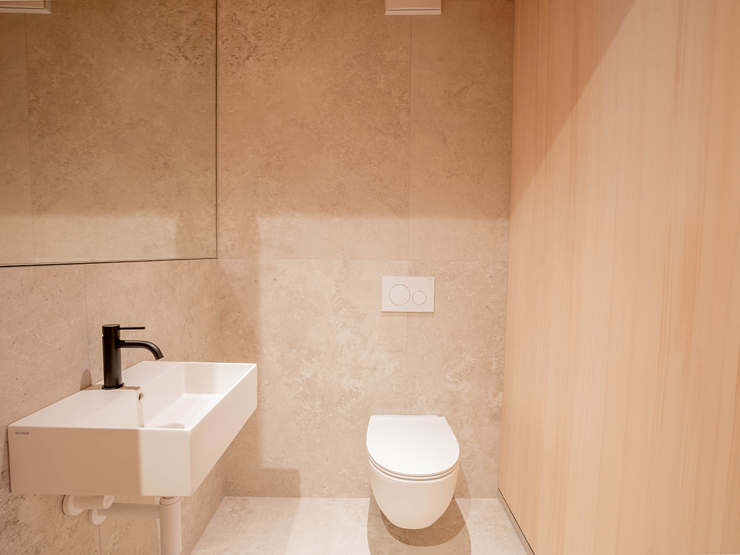 topspeed-immobilien-WC-Steiermark-Schladming-Luxus-Penthouse_in_Schladming:_136_m²_Wohnfläche_&_105_m²_Süd_Terrasse_nahe_der_Planai_West