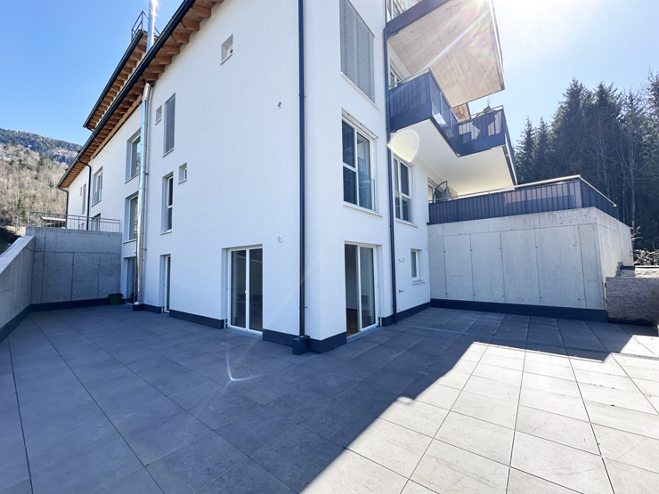topspeed-immobilien-Ansicht Teilbereich Terrasse Top 1-Salzburg-Sankt_Johann_im_Pongau-Moderne_Erdgeschoßwohnung_mit_großer_West-Terrasse_–_Ihr_neues_Zuhause_mit_Wohlfühlfaktor