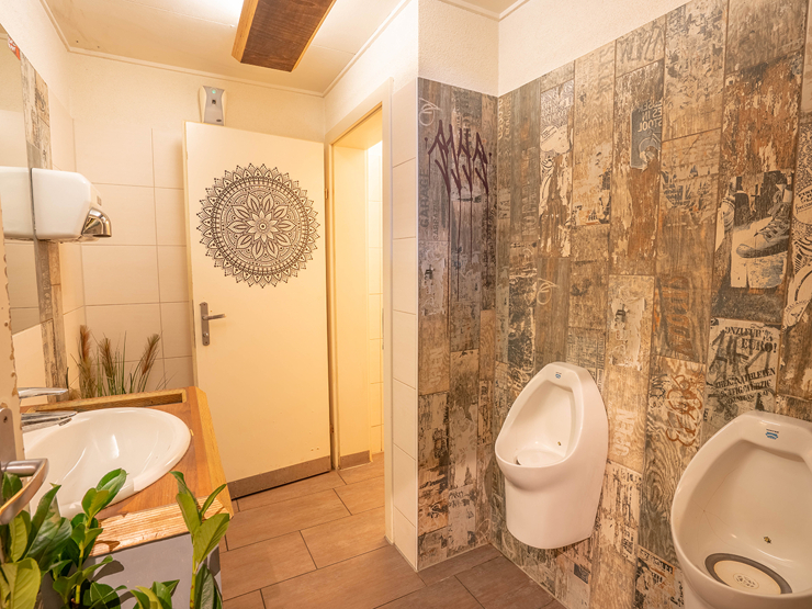 topspeed-immobilien-WC-Steiermark-Schladming-Einzigartige_Gelegenheit:_Voll_ausgestattete_Bar_&_Restaurantfläche_im_Zentrum_von_Schladming