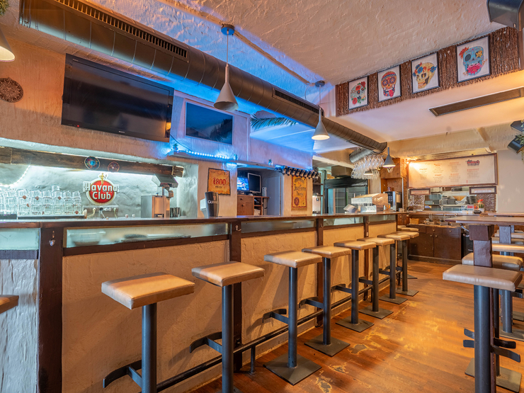 topspeed-immobilien-Barbereich-Steiermark-Schladming-Einzigartige_Gelegenheit:_Voll_ausgestattete_Bar_&_Restaurantfläche_im_Zentrum_von_Schladming