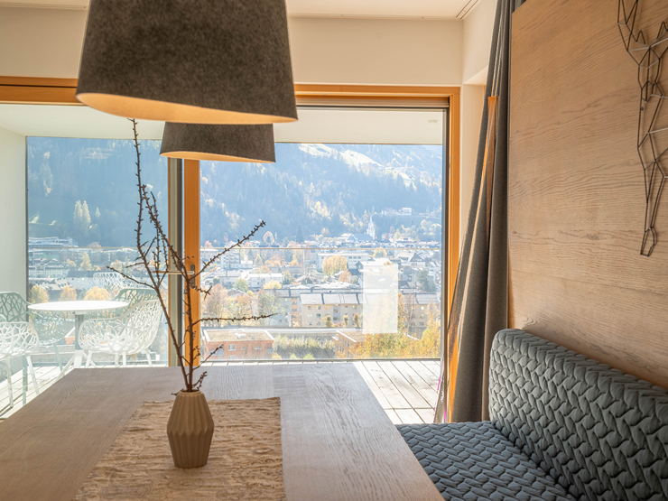 topspeed-immobilien-Aussicht Loggia-Steiermark-Schladming-Design_meets_Panorama_–_exklusiver_Zweitwohnsitz_81_m²_in_der_SunLodge_mit_Planaiblick!