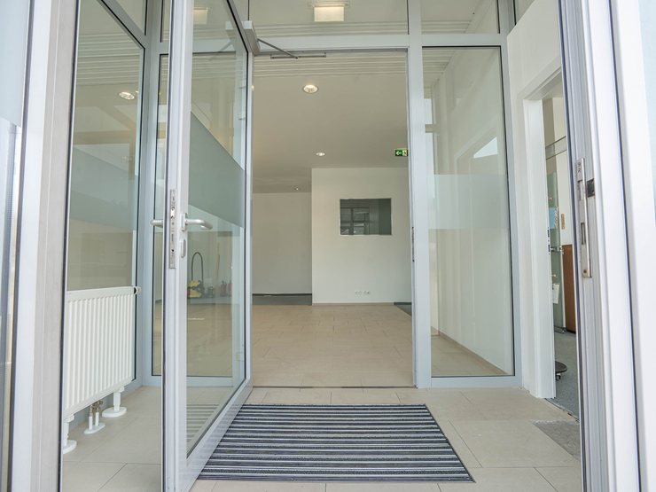 topspeed-immobilien--Salzburg-Altenmarkt_im_Pongau-Vielseitige_Geschäftsfläche_in_frequentierter_Lage_von_Altenmarkt