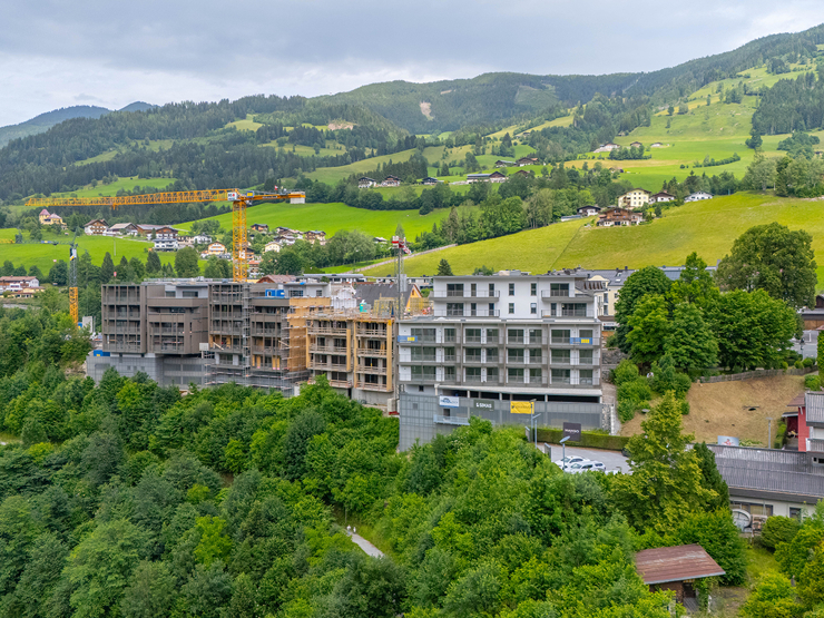 topspeed-immobilien-Drohne-Salzburg-Sankt_Johann_im_Pongau-Exklusives_Neubau-Penthouse_mit_3_Schlafzimmern_und_großzügigen_Dachterrassen