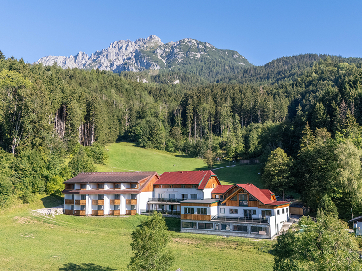 topspeed-immobilien--Steiermark-Gröbming-131,28m²_Voll_möbliertes_Premium-Anlage-Apartment_über_zwei_Etagen_und_XXL-Südterrasse