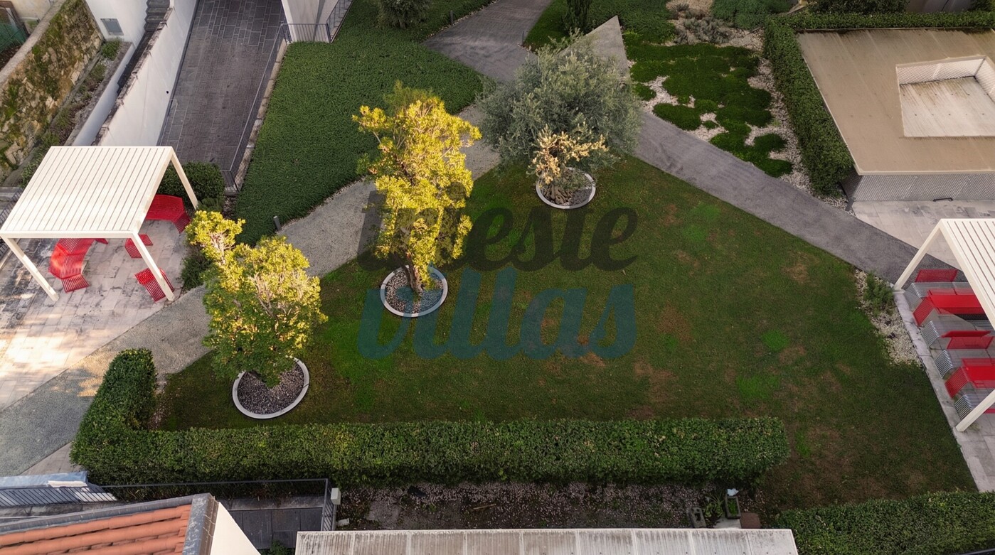 Ultra-photorealistic_architect_Nano_Banana_Pro_45169