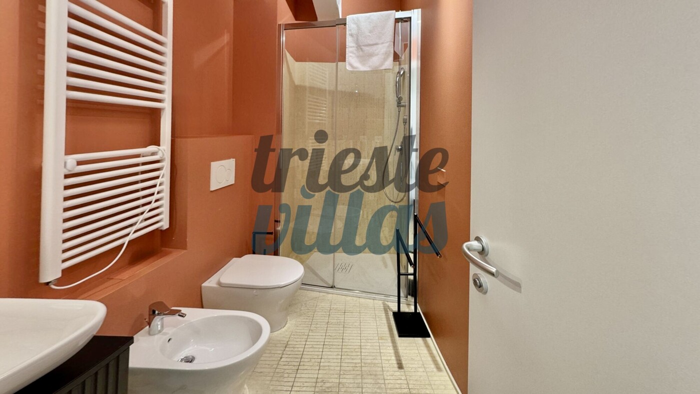 MUGGIA-FLOOR-1-LEFT-Bathroom